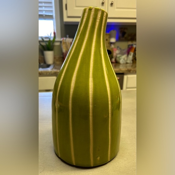 Unique Rare Vase Alvarado Green With White Strips Modern Glazed 10” Tall 6” Wide - Picture 3 of 12